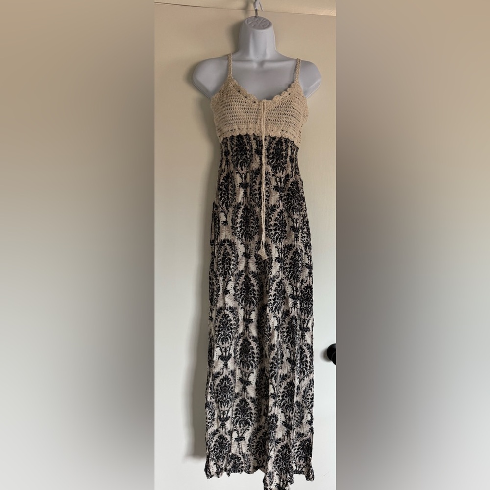 NWT Elegant Black and Cream Maxi Dress